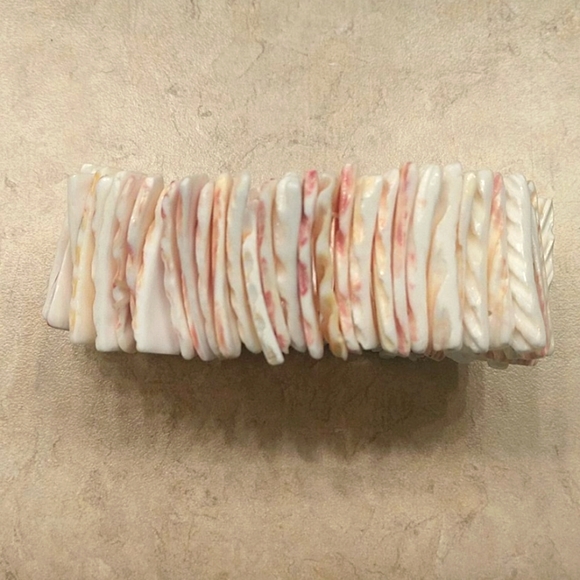 Shell Bracelet - Picture 2 of 3